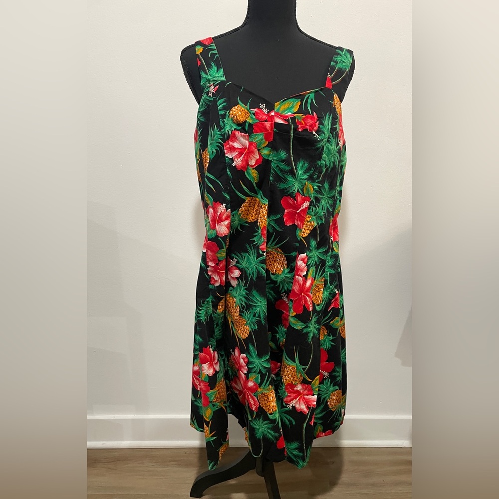 Gorgeous Tiki Dress!
🌺